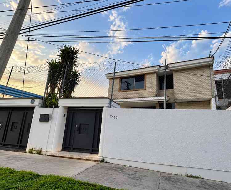 casa en venta calle diamante bosques de la victoria guadalajara jalisco pcrHBUO